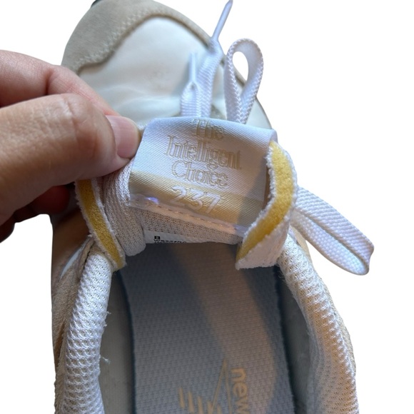 New Balance Women's Classic 237 Sneakers - Picture 9 of 10